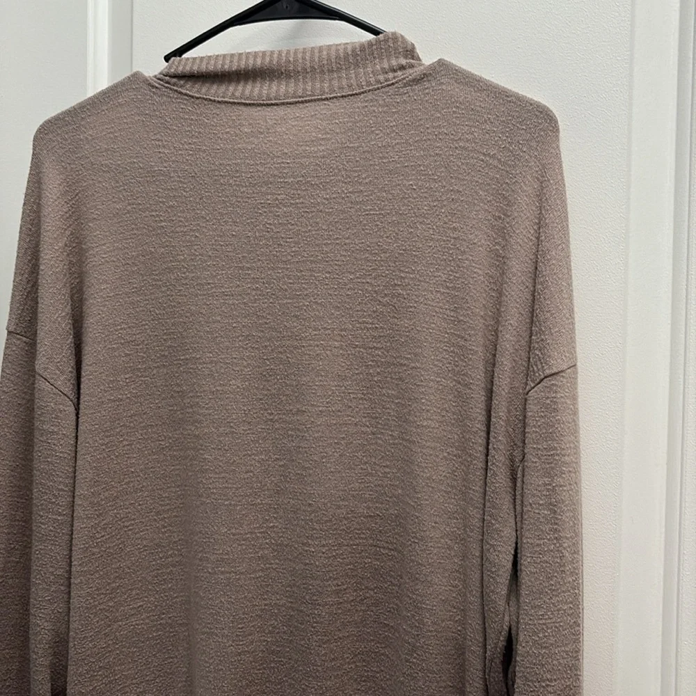Abercrombie & Fitch Brown Long Sweater Size Large